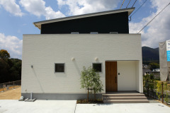 ukit009